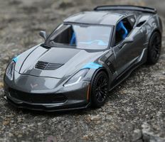 Chevrolet Corvette Grand Sport Modellauto 1/24 (Grau)