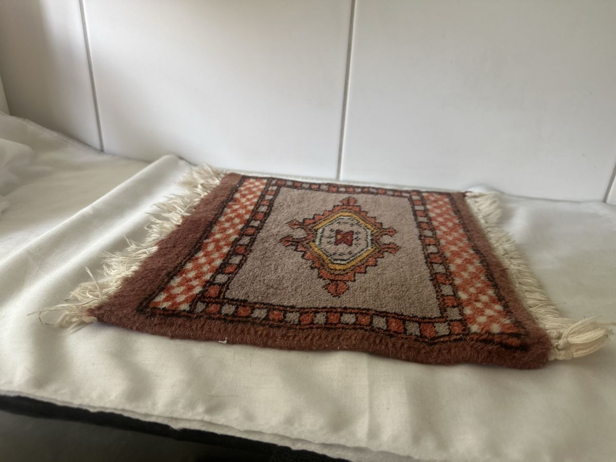 Tapis: Orientalischer Teppich klein gemustert ca. 30x30 cm  – D'occasion à Zürich par Chaeffeler 4