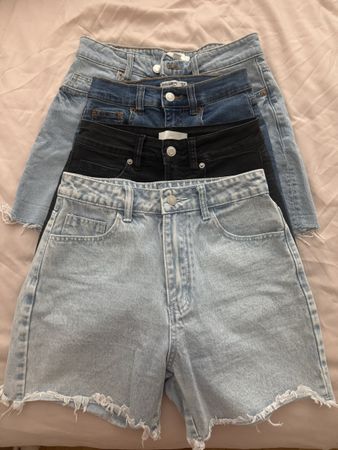4 Damen-Jeansshorts in Größe 36 zu verkaufen