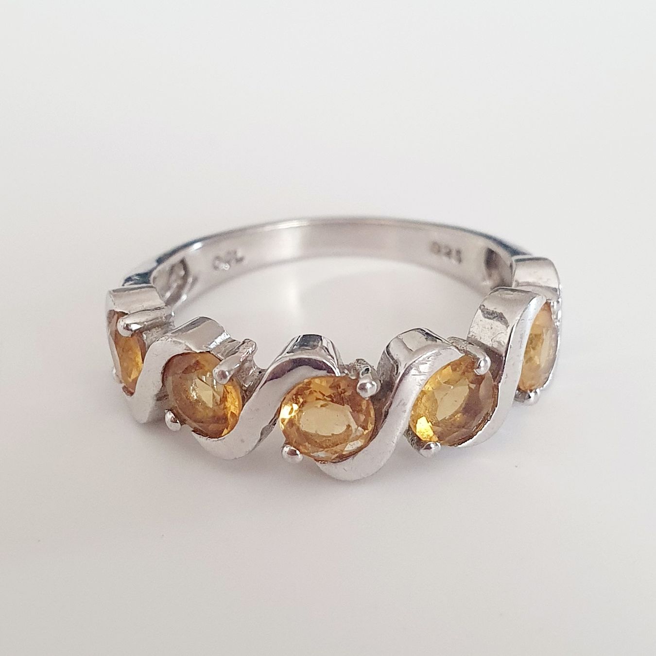 Anelli: Silberring 925 mit Citrin Steinen  Ring Grösse 17,1 mm – Usato da Kreuzlingen venduto da Wunderkiste123