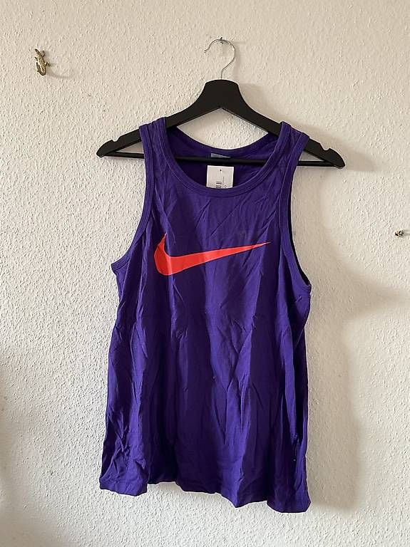 Top: NIKE TANKTOP LILA – Usato da Biel/Bienne venduto da flu_6hgp