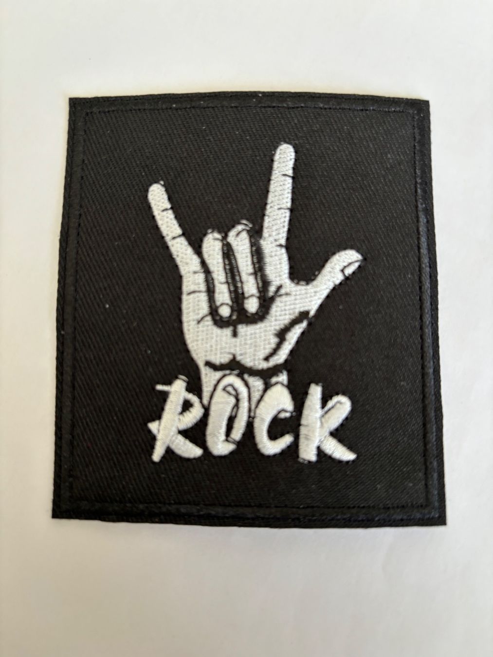Toppe: Rock Patch / Badge / Aufnäher – Nuovo e nell'imballaggio originale da Ostermundigen venduto da Mcone