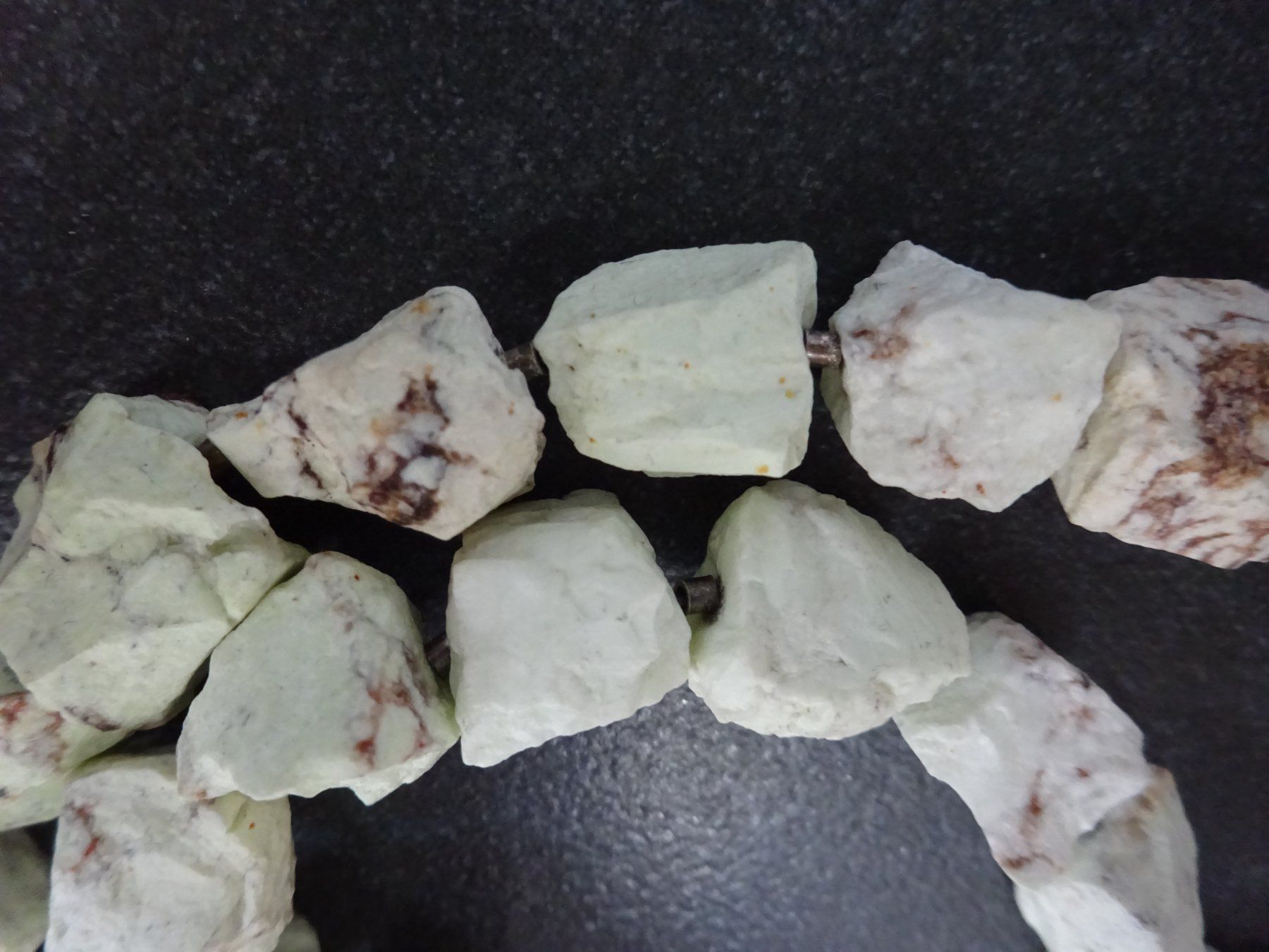 Catenine: Steinkette Marmor / mintgrün – Usato da Oetwil am See venduto da Senegal 4