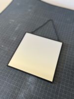 Spiegel mit Kette
