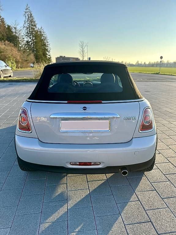 Mini Autos: Mini Cooper Cabrio weiss – Gebraucht aus Aegerten von  2