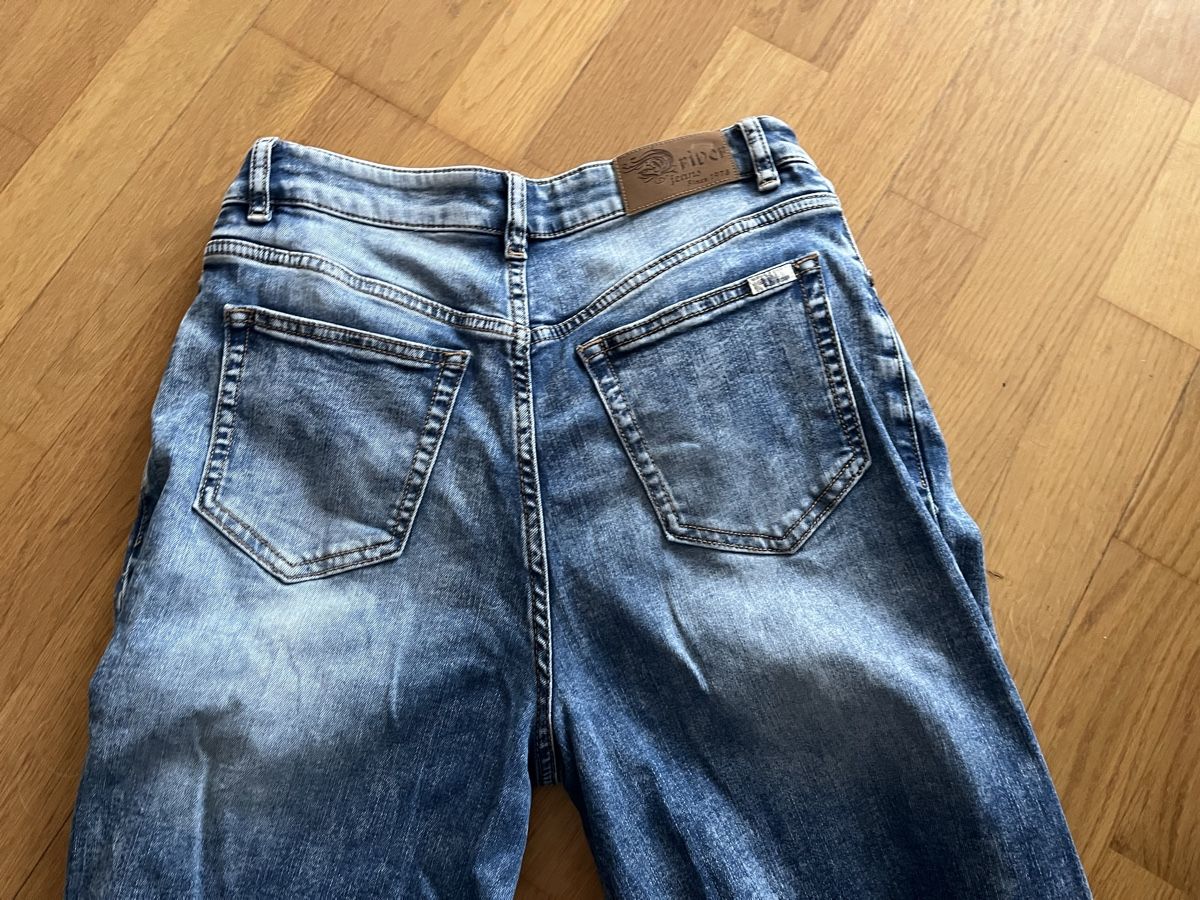 Jeans: Jeans Damen Grösse 29 stonewashed – Nuovo (secondo la descrizione) da Mühlethurnen venduto da a.schmutz 3