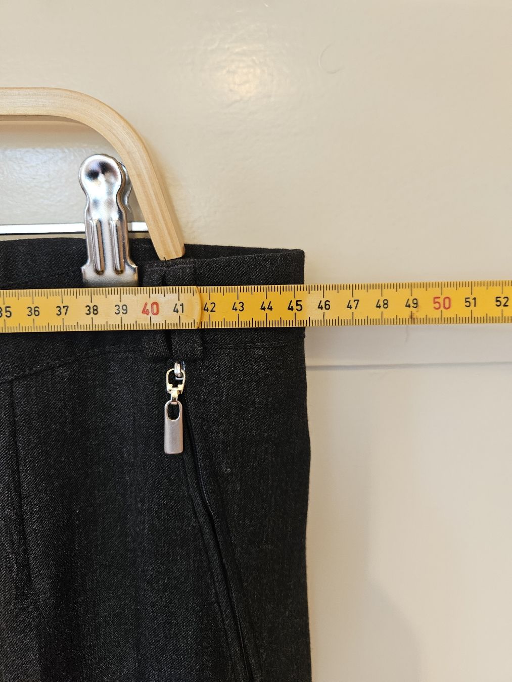 Pantaloni: Stoffhose Priess schwarz/anthrazit gebraucht – Usato da Wattwil venduto da Fair2nd 1
