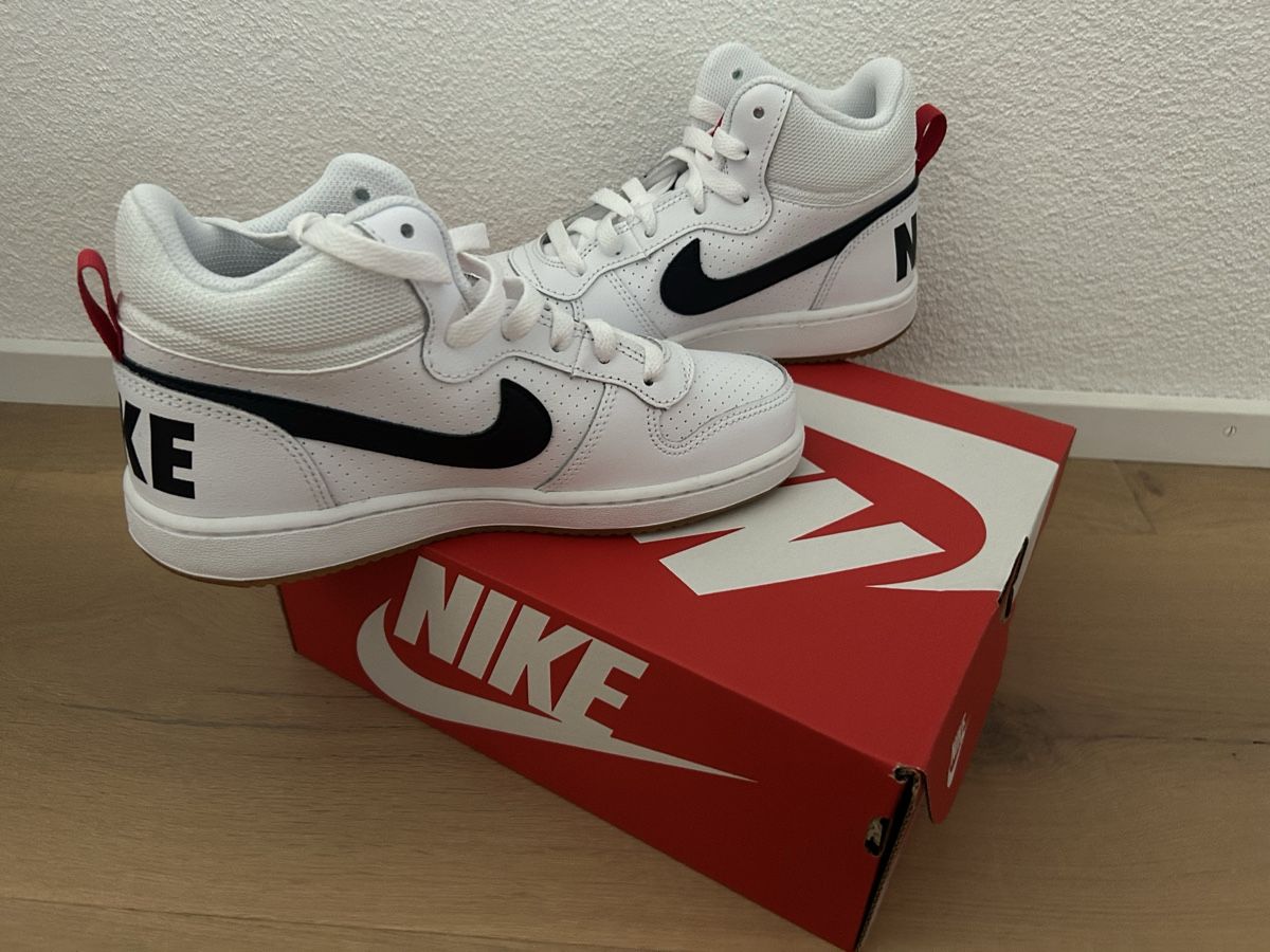 Nike Scarpe da uomo: Nike Turnschuh Grösse 37.5 – Nuovo e nell'imballaggio originale da Rümlang venduto da Jennyanna