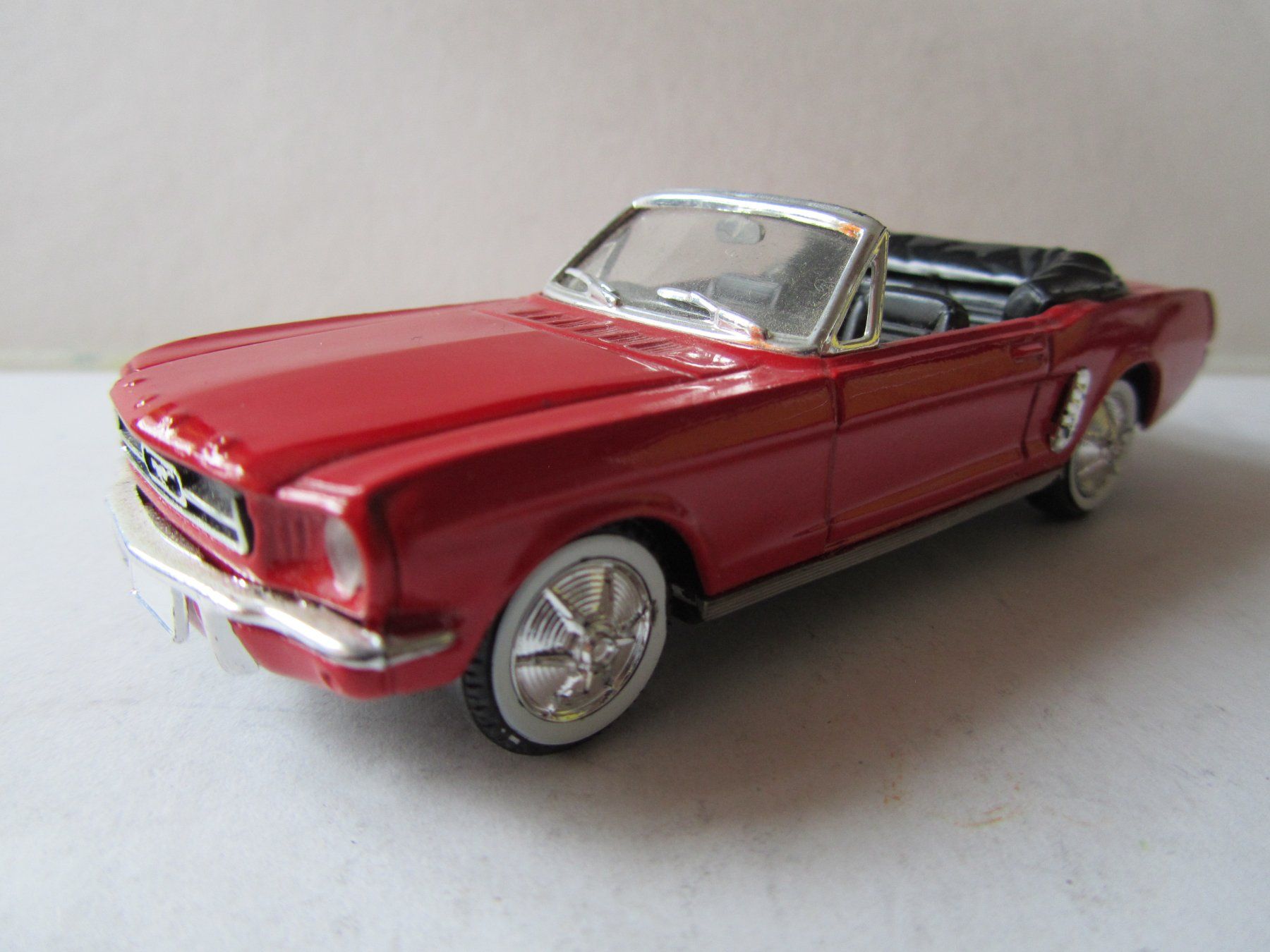Solido Modellini d'auto: Ford Mustang von Solido – Usato da Weiningen ZH venduto da dietsch57