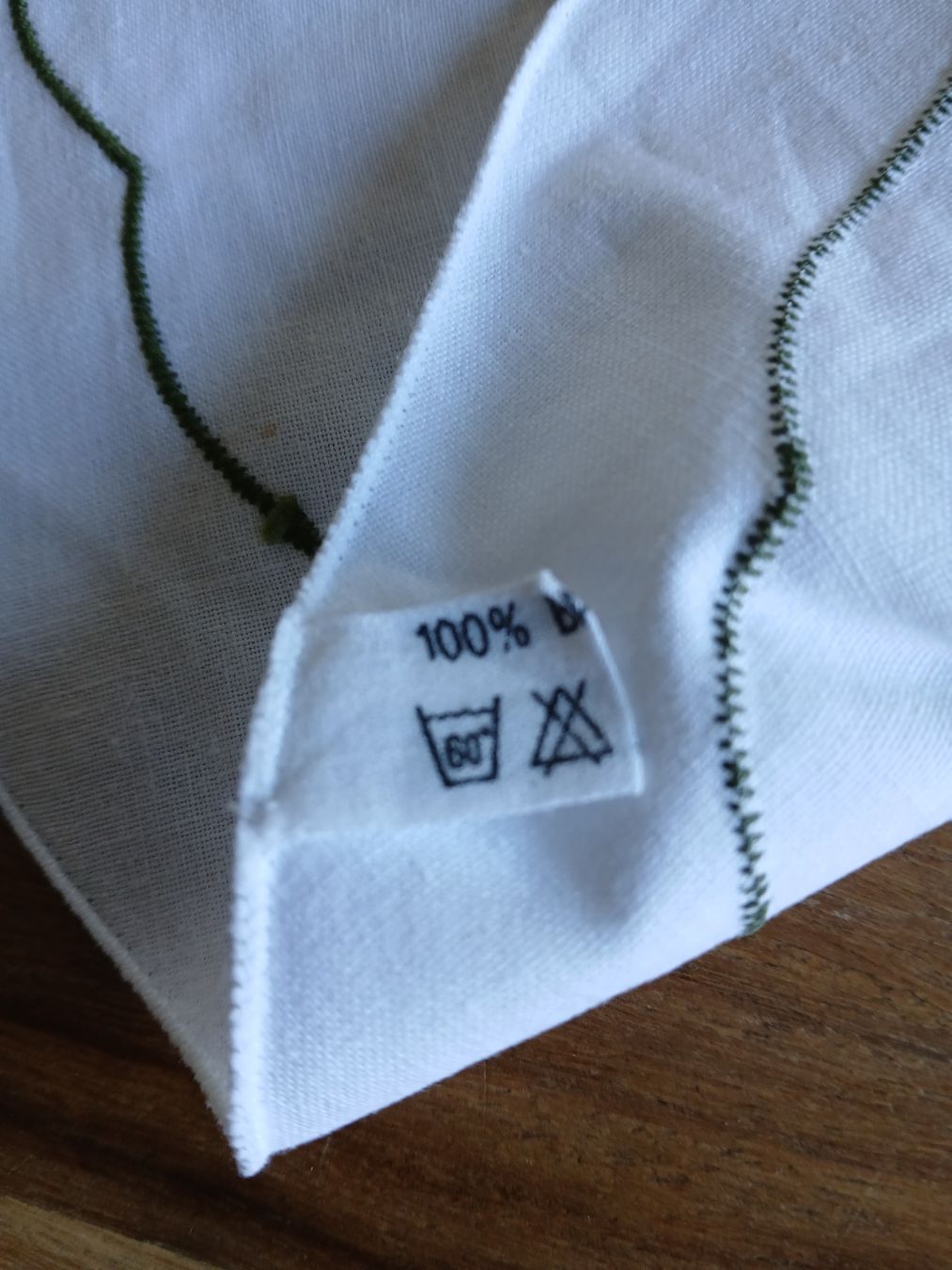 Sonstige Tischwäsche: Vintage Embroidered Floral Tablecloth - Spring Decor! – Gebraucht aus Dübendorf von LoRi-2026 3