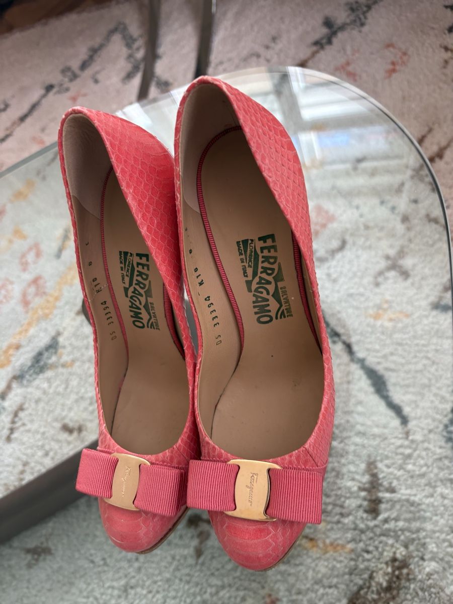 Scarpe da donna: Salvatore Ferragamo Pumps Pink Bow Size 6 F Good Condition – Usato da Zürich venduto da Charrua 1