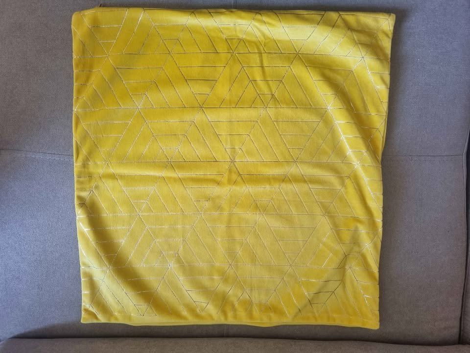 Cuscini: Diverses housses de coussin – Usato da La Tour-de-Peilz venduto da csc_5ztn 5