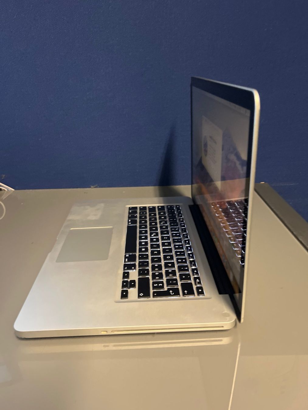 Apple Portables: MacBook Pro 15" 2010 i5 8GB & 250 HDD #12 – D'occasion à Dietikon par speedkauf 2