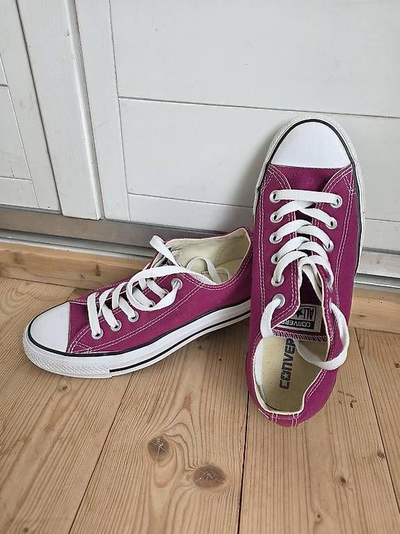 Damenschuhe: All star Converse beery smoothie Gr.37.5 – Gebraucht aus Grosshöchstetten von kids04