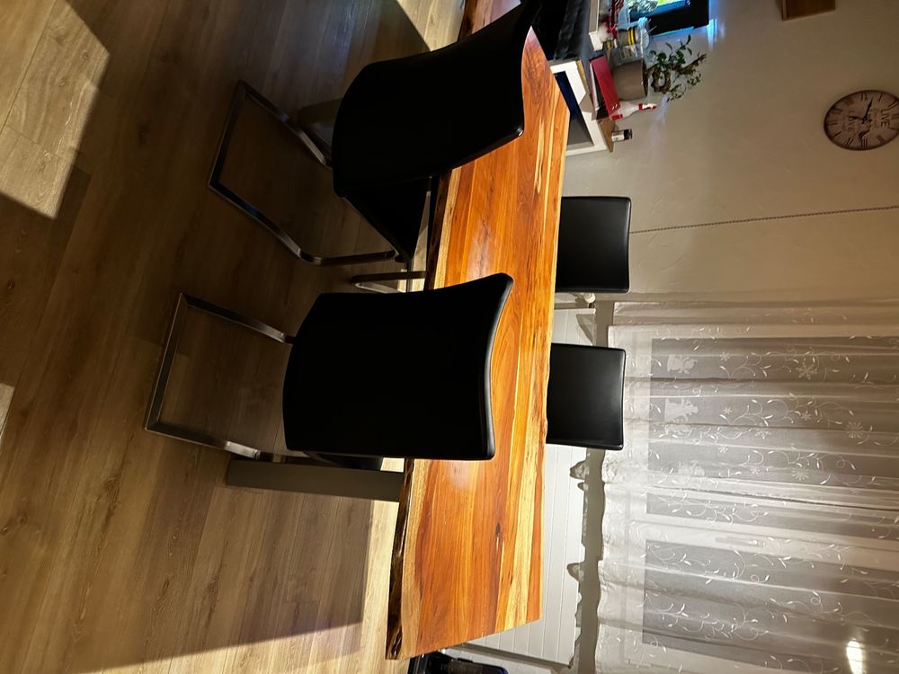 Holz Esstisch gebraucht + 4 Stühle Kaufen auf Ricardo