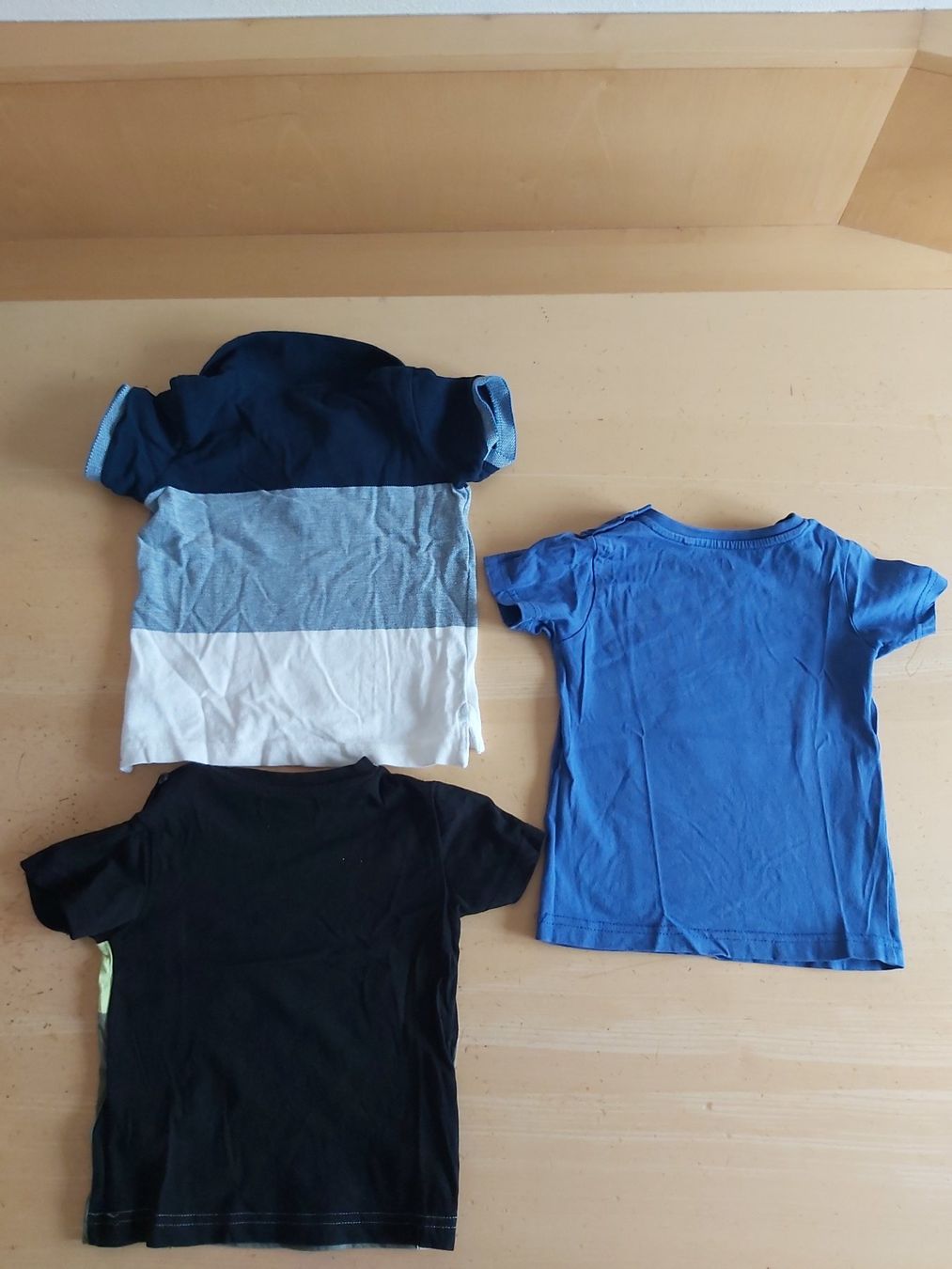 Lotti & Set di vestiti: T-Shirt Gr.86 junge – Usato da Disentis/Mustér venduto da epa_862v 1