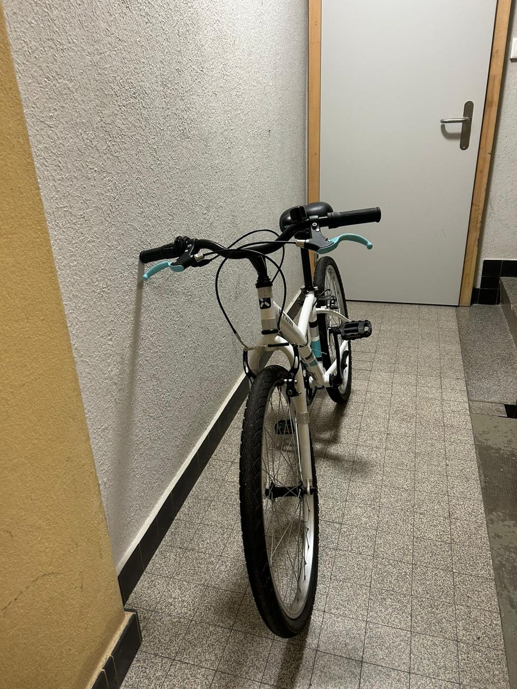 Vélos: Vélo enfant 9-12 ans – Neuf (Voir description) à Lausanne par reb_c5qb 2