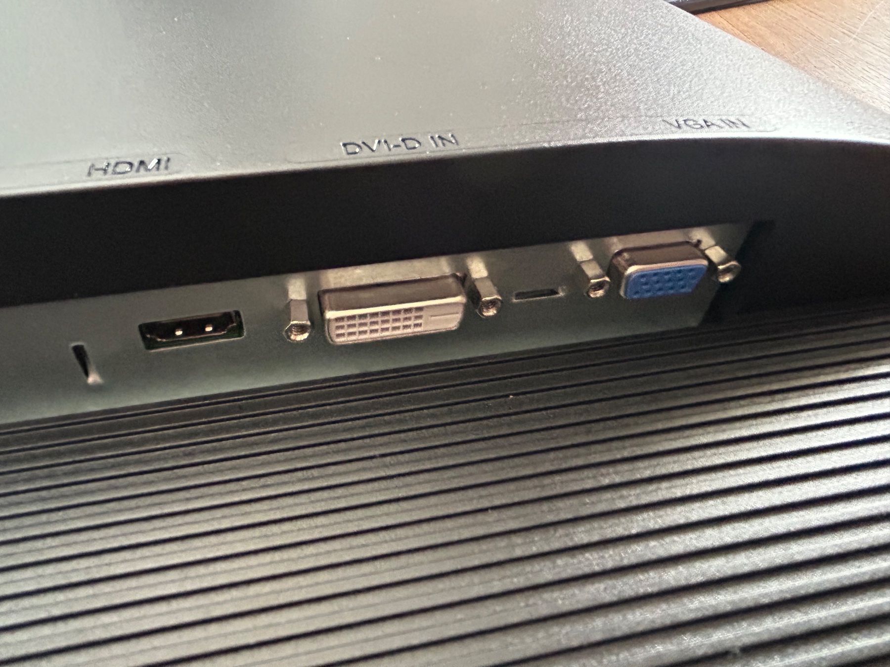 Monitor: Bildschirm Lenovo 70 cm plus Docking-Station – Usato da Wohlen b. Bern venduto da Beppe99 5