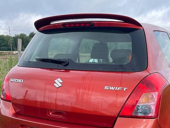 Suzuki Automobili: Suzuki Swift 1.3 – Usato da Niederlenz venduto da JasminaK01 1