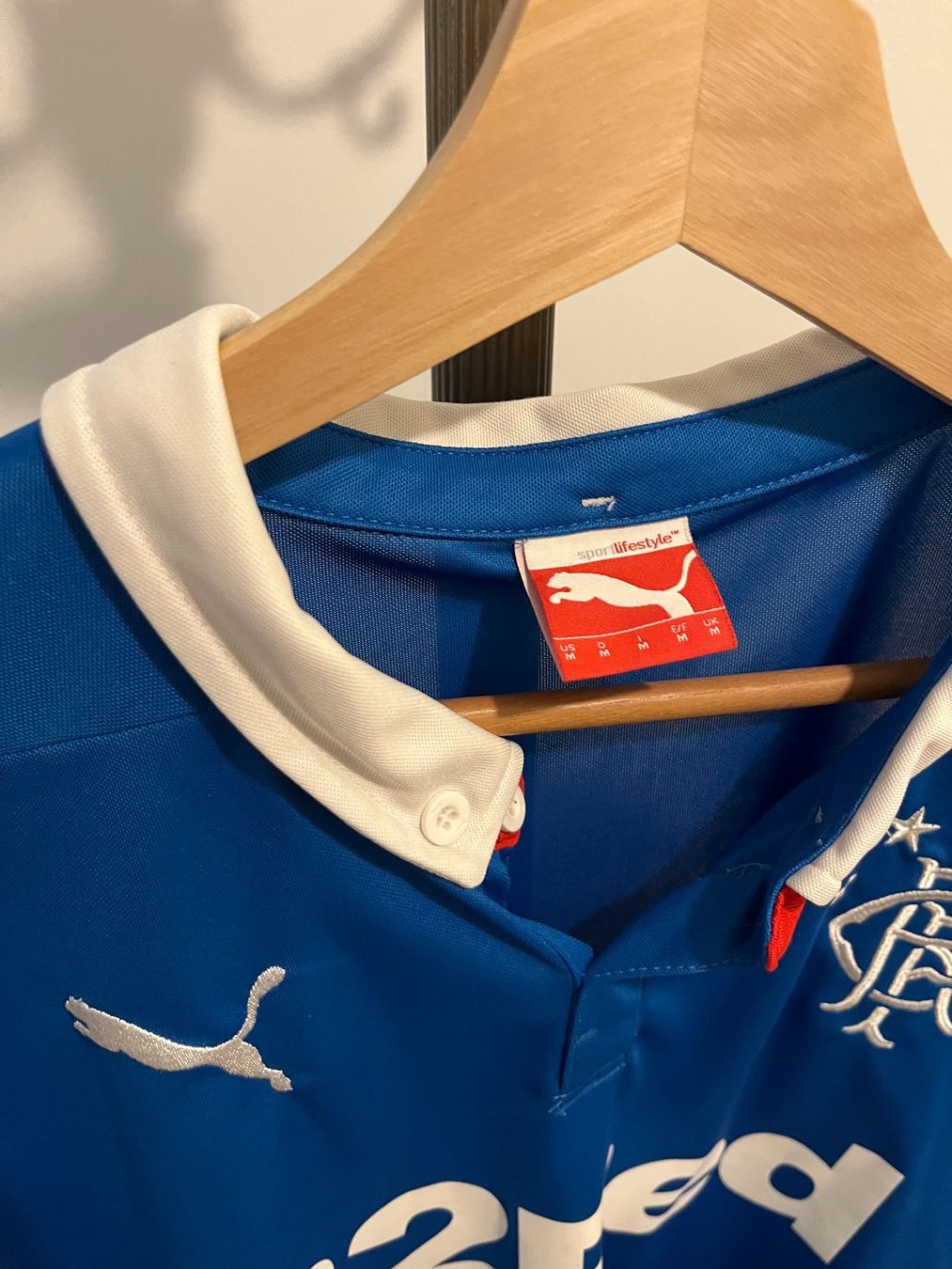 Puma Canottiere & Pantaloni: 2014-15 Glasgow Rangers Home Shirt – Usato da Bern venduto da BigBeat 2