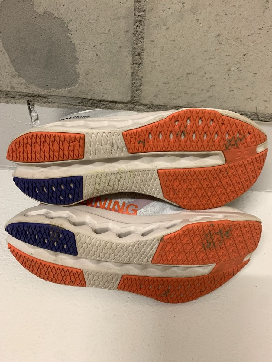 On Chaussures femmes: Laufschuh Marke ON – Neuf (Voir description) à Frauenfeld par maggia5 2