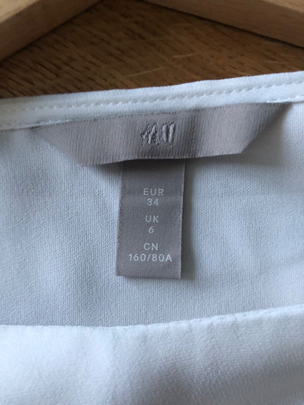 H&M Camicette: H&M BLUSE 34 weiss – Usato da Wattwil venduto da jopara 1