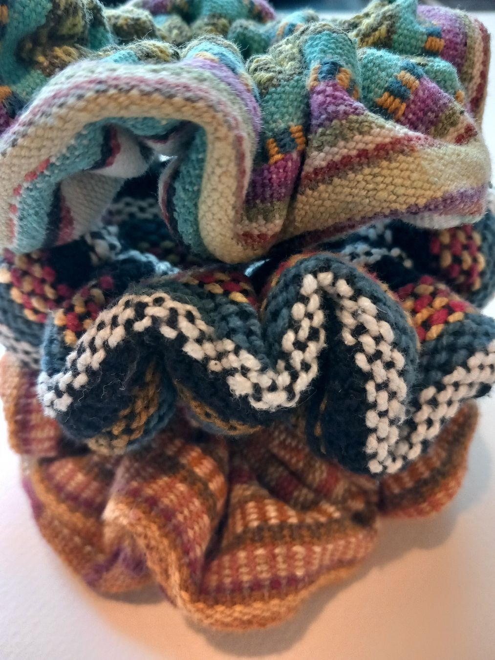 Haarschmuck: Lot de 3 chouchous multicolores – Neu (gemäss Beschreibung) aus Faoug von per_kp6r 4
