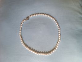 Klassische weißen Zuchtperlen Halskette / collier perle