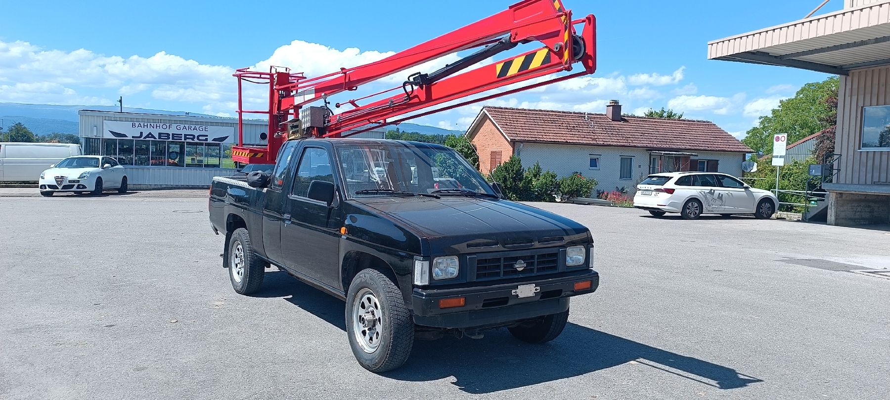 Nissan Veicoli commerciali: Nissan Pickup Hebebühne  – Usato da Detligen venduto da Fendt724 1
