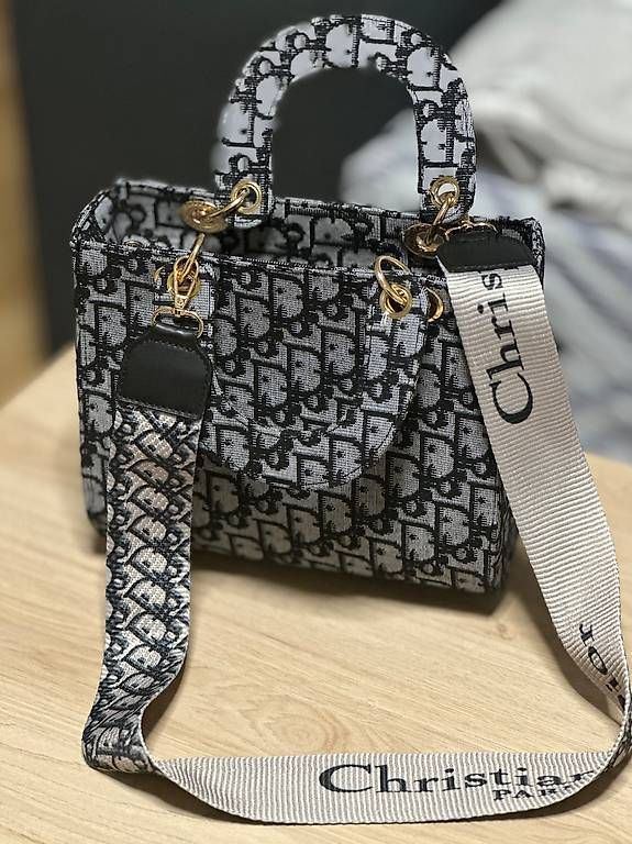 Dior Sacs femmes: Minitäsche Chr Dior REP – Neuf (Voir description) à Balsthal par dyl_5pyf 1