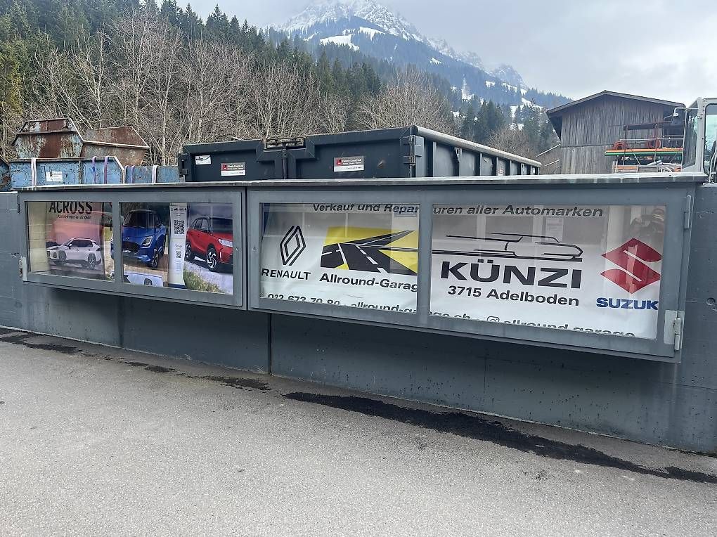 Vetrine: Schaukasten 2x 3m – Usato da Adelboden venduto da Ktiptopf
