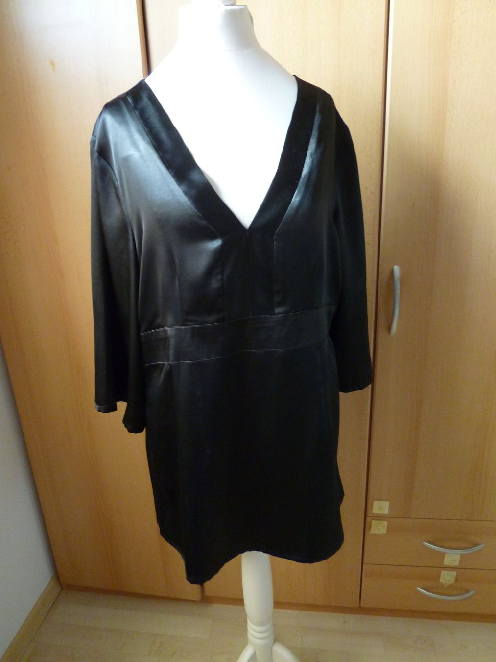 Camicette: schwarze Asia-Look Bluse Gr. 42 / L – Usato da Dättlikon venduto da Mamakuga 1
