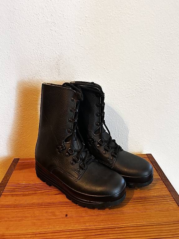 Chaussures hommes: KS 90 Taglia 37 – D'occasion à Pura par satananas_