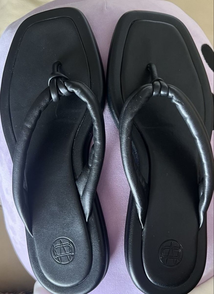 Massimo Dutti Chaussures femmes: Flip Flop schwarz Leder – D'occasion à Hünibach par ChristaMaria 1