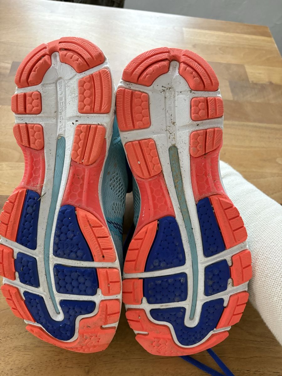 Asics Scarpe da donna: Asics Schuhe gr. 39,5 – Usato da Hersiwil venduto da lambretta86 3