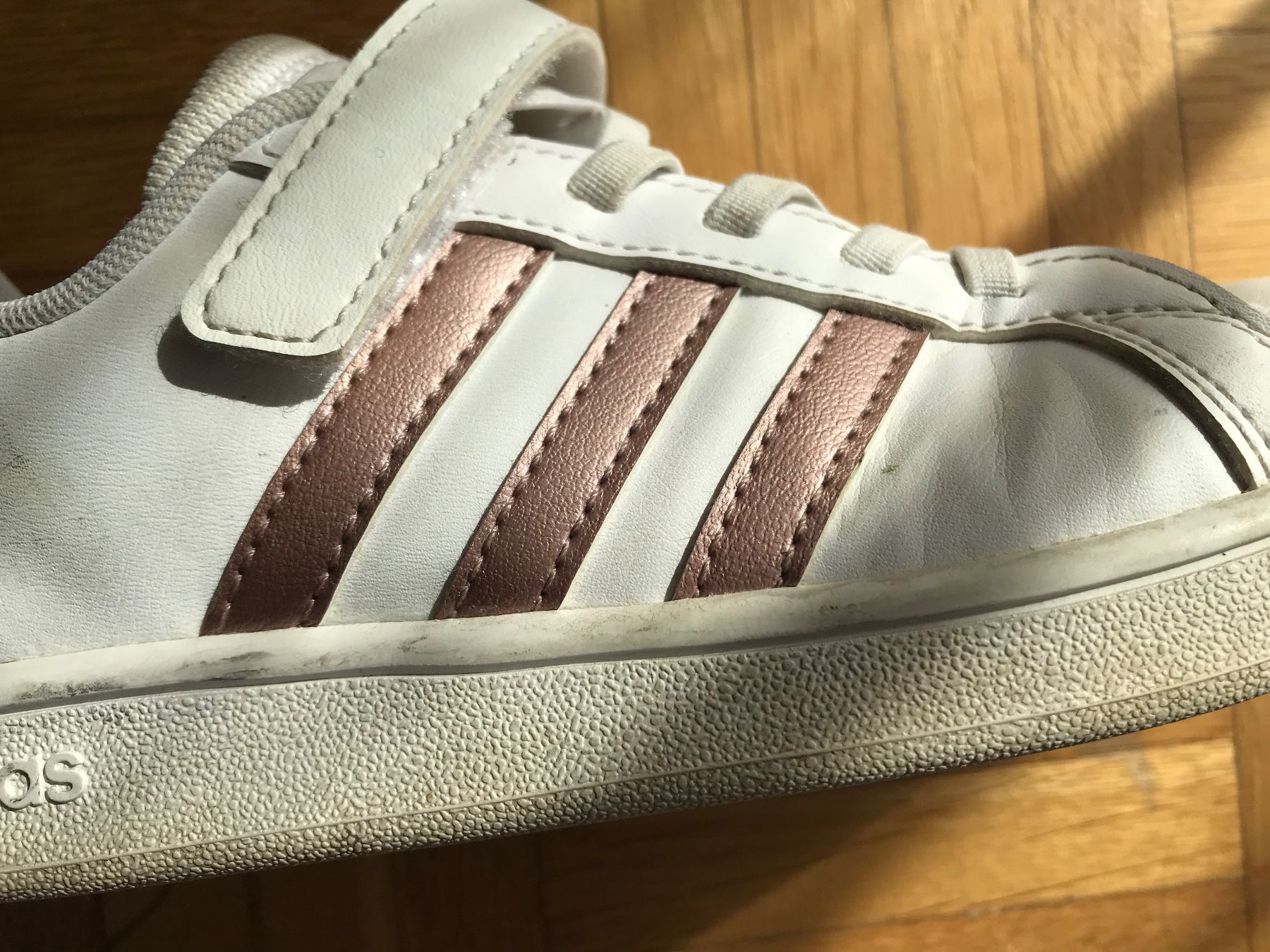 Adidas Schuhe für Mädchen: Turnschuhe Mädchen Adidas Grösse 32 weiss – Gebraucht aus Emmenbrücke von Hathor123 3