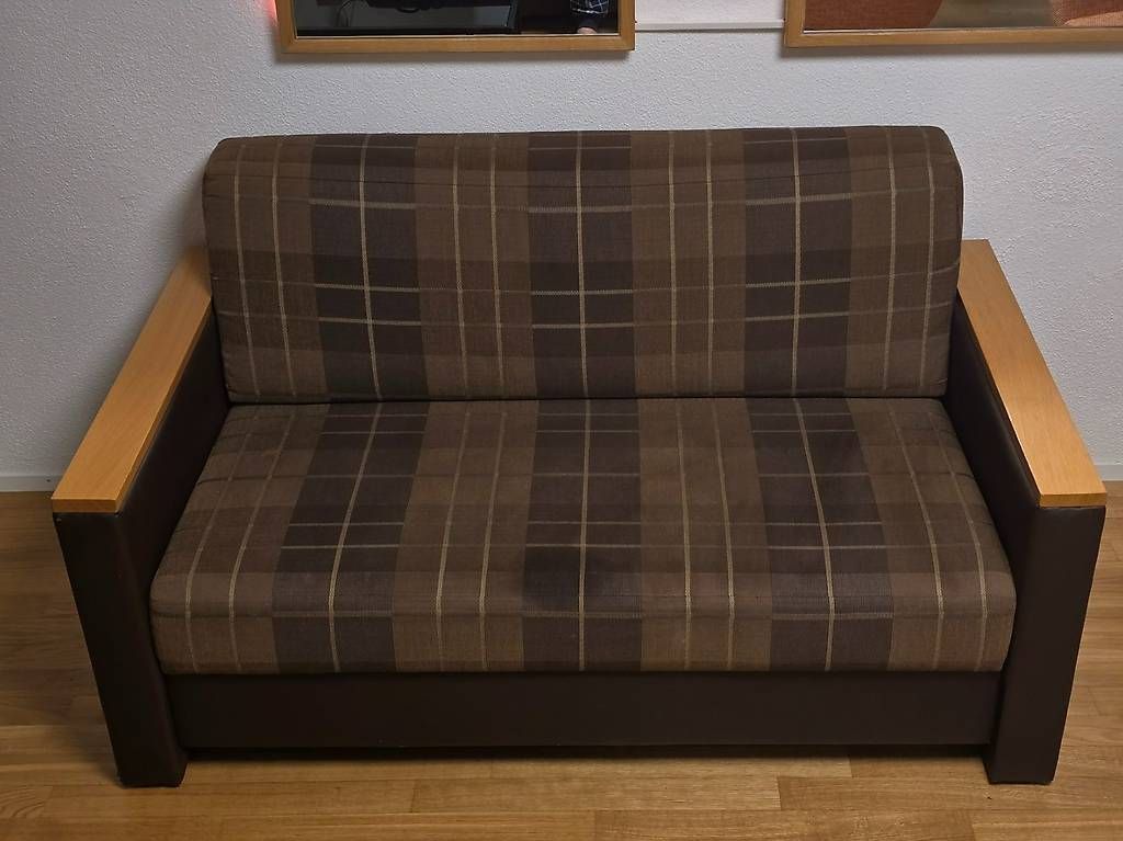 Sofas: 2-Sitzer Sofa zu verschenken  gut erhalten – Gebraucht aus Schaffhausen von Fabian.Leu