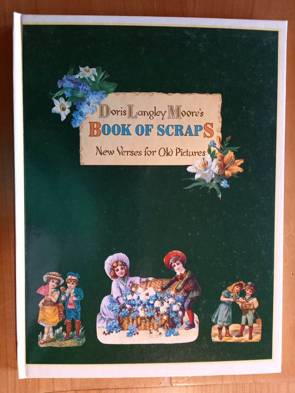 Livres: Doris Langley Moore's Book of Scraps – D'occasion à Oberembrach par peeeg