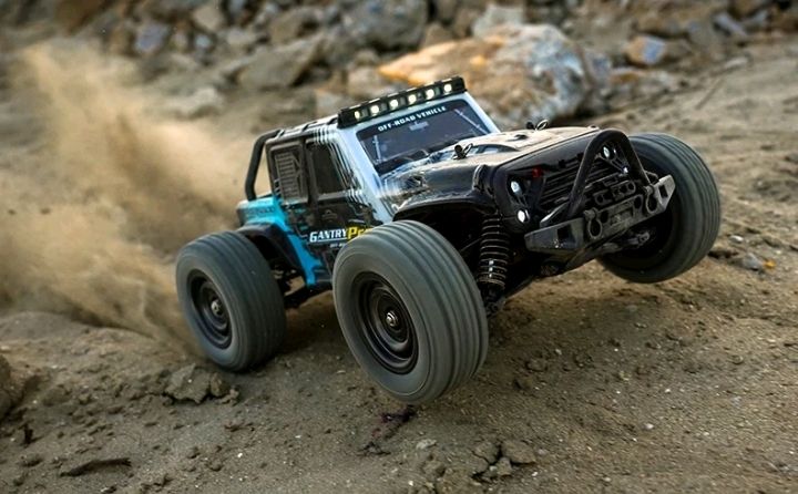 Q130 1:14 70 KM/H 4WD RC auto con motore senza spazzole