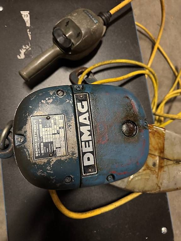 Demag Paranco multiuso: Demag Kettenzug 250 Kg – Usato da Oberdorf BL venduto da xez_wl9l