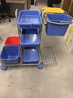 Reinigungswagen mit Zubehör, 4 Etagen