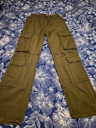 Bershka Hose gr 34  nr18