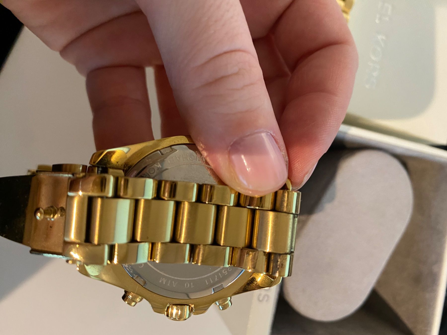 Michael Kors Uhren: Michael Kors Uhr Gold – Gebraucht aus Zug von  4