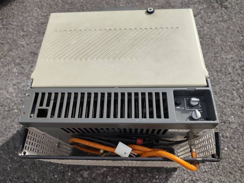 Frigoriferi & Refrigeratori: Kühlbox 12V 230V Gas – Usato da Domat/Ems venduto da Calanda88