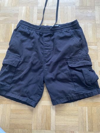 Pantaloncini cargo Pull&Bear neri, taglia S, usati