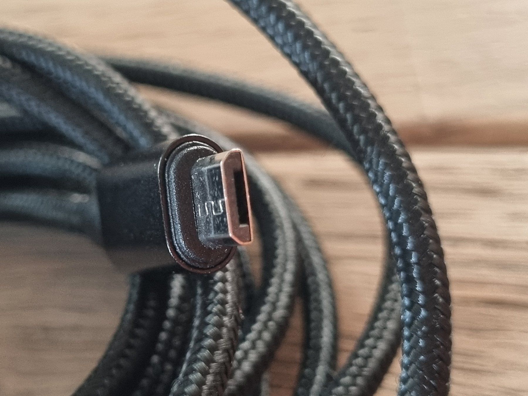 Cavi: Câble USB vers Micro USB-C tressé noir longueurs 2m occasion – Usato da Lavey-les-Bains venduto da Etre-Ange 1