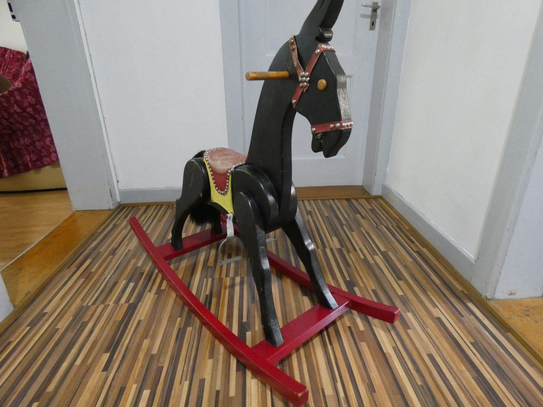 Spielzeuge: Schaukelpferd Holzpferd Kinder Pferd – Gebraucht aus Zürich von Anssm192