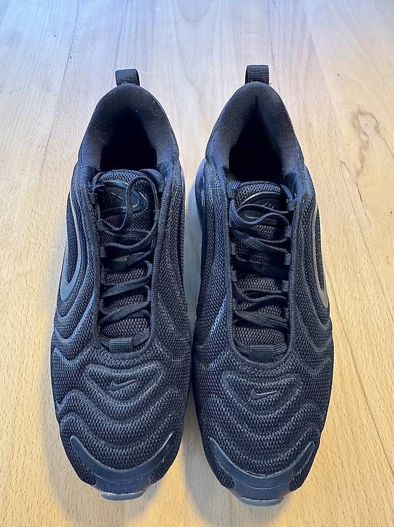 Nike Scarpe da uomo: Air Max 720 / Black 38.5 – Usato da Tägerwilen venduto da Maxico2008