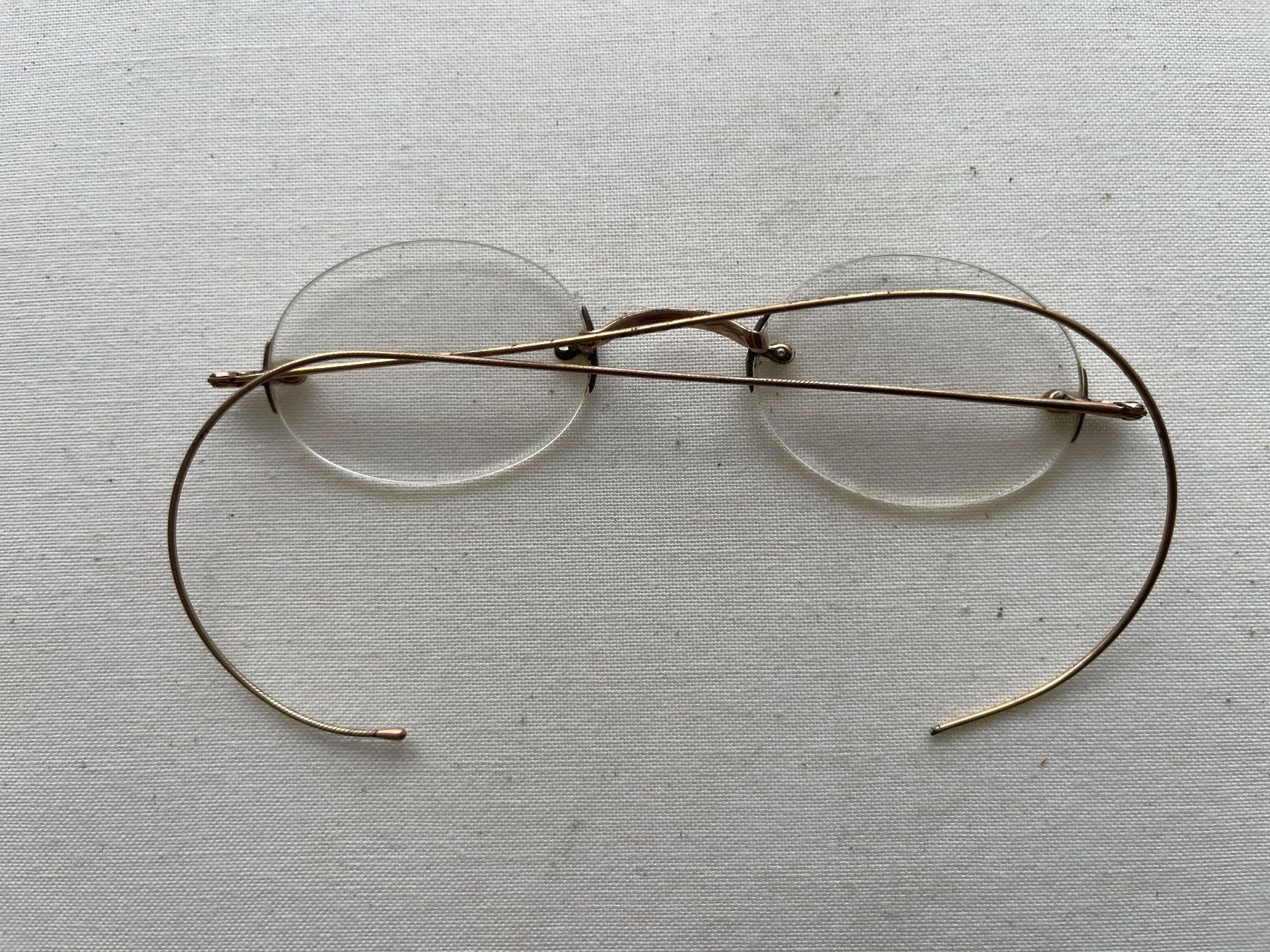 Brillen & Gläser: Alte Brille um 1920 mit Originaletui – Gebraucht aus Hinwil von Dts100