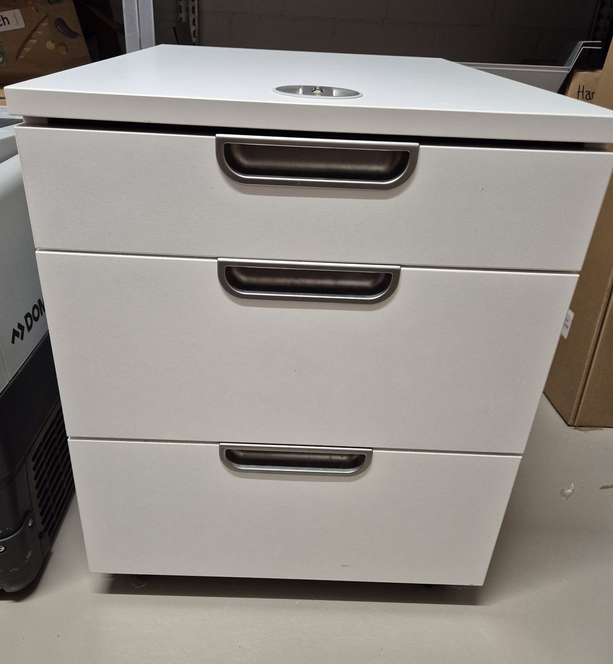 Ikea Banconi: IKEA Rollcontainer Galant mit Schloss weiss – Usato da Aesch LU venduto da chletine64